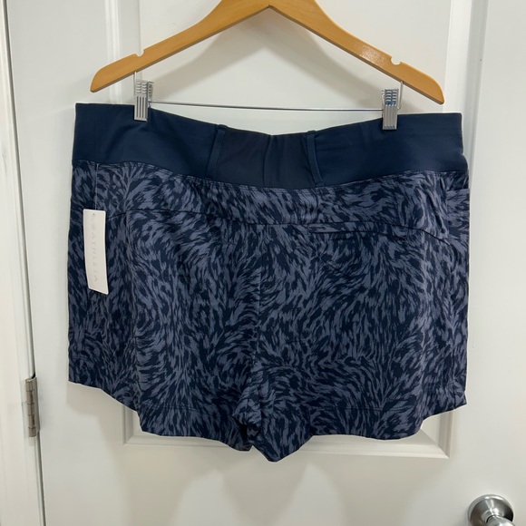 Athleta Trekkie North Shorts NWT Sz 20 - Picture 4 of 6